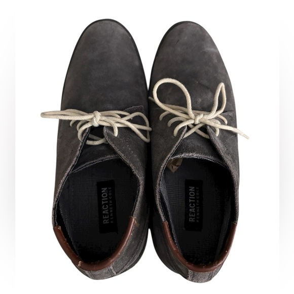 Kenneth Cole REACTION Blue-Gray Leather Chukka Boots
